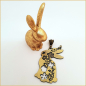 Preview: Halskette "Hase mit floraler Gravur" - lange Halskette im romantischen Vintage-Style