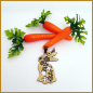 Preview: Halskette "Hase mit floraler Gravur" - lange Halskette im romantischen Vintage-Style