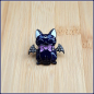 Preview: Pin "Geflügelte Hexenkatze" mit Strassflügeln
