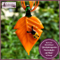 Preview: Kette mit Glasanhänger "Glücksbringender Marienkäfer auf Blatt" - orange