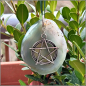 Preview: Sonnenstein / Fensterschmuck "Grüner Achat & Pentagramm" - Unikat