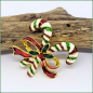 Preview: "Candy Cane & Ilexblätter & große rote Schleife" - Brosche & Kettenanhänger - 2 in 1