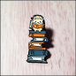 Preview: BuchLiebeKollektion - Pin "Igel & sein SuB"