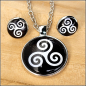 Preview: Cabochon-Schmuckset "Triskele" - Halskette & Ohrstecker