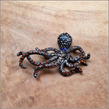 „Oktopus“ – Brosche & Kettenanhänger – 2 in 1