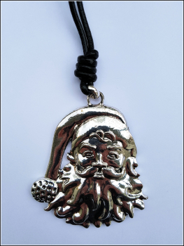 "Santa Claus" am langen Lederband