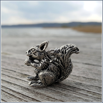 Charmanhänger "Fleißiges Eichhörnchen"