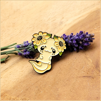 Pin "Axolotl" in Gelb und Apricot