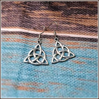 Preview: Ohrhänger „Triqueta“ aus Edelstahl