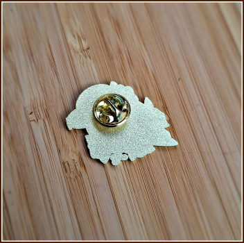 Pin "Rabe & weiße Blüten"