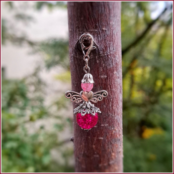 Charmanhänger „Glückselfe in Pink“