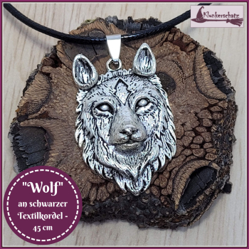 "Wolf" an schwarzer Textilkordel