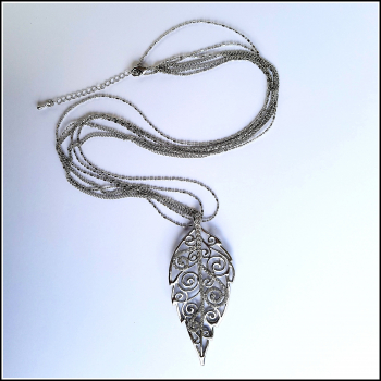 Halskette "Filigranes Blatt"