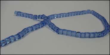 Perlenstrang "Würfel 5 x 5 mm - himmelblaues Glas"