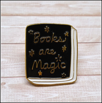 BuchLiebeKollektion - Pin "Books are magic"