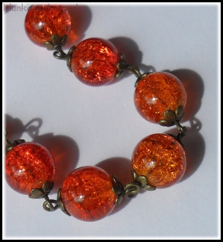 Collier aus orangen Crackle-Perlen