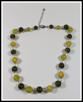 Collier aus grünen Crackle-Perlen - Einzelstück