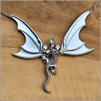 Halskette "Flugdrache"