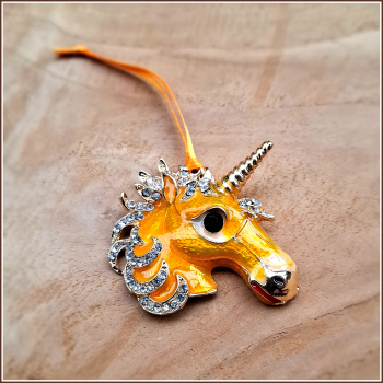 Geschenk-, Deko- oder Baumanhänger „Einhornkopf in Gelb“
