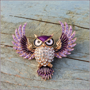 "Fliegende Eule" in Violett, mit Blattmetall veredelt - Brosche & Kettenanhänger - 2 in 1
