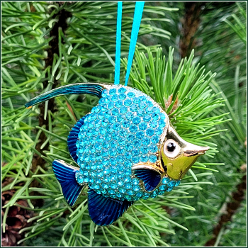 Geschenk-, Deko- oder Baumanhänger "Wimpelfisch" in Türkis