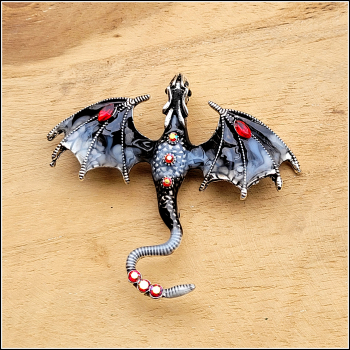 "Silbergrauer Flugdrache" - Brosche & Kettenanhänger - 2 in 1