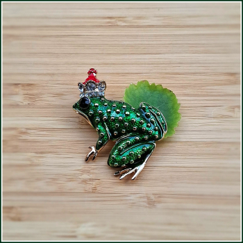 Preview: Brosche "Froschkönig"