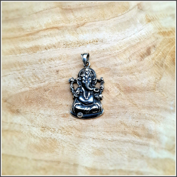 Kettenanhänger „Ganesha – der Überwinder aller Hindernisse“ aus Edelstahl
