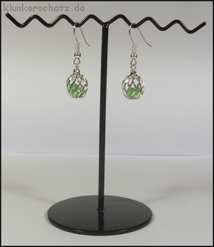 Ohrhänger "Perlen hinter Gittern", frühlingsgrün