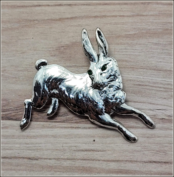 "Hoppelnder Hase" - Brosche & Kettenanhänger - 2 in 1