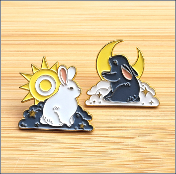 Set aus 2 Pins "Hasen, Sonne & Mond"
