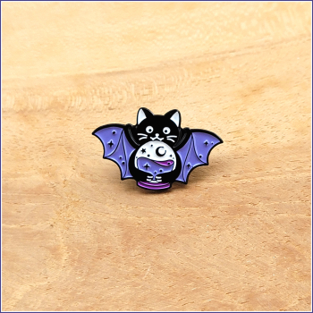Pin „Geflügelte Hexenkatze“