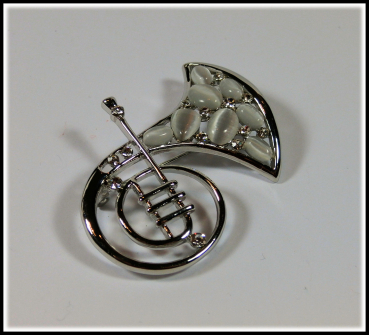 Brosche "Horn"