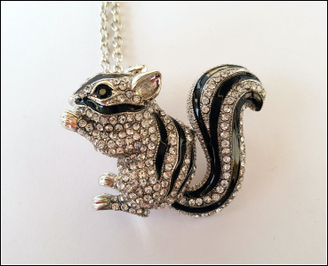 Halskette & Brosche "Hörnchen" - 2 in 1