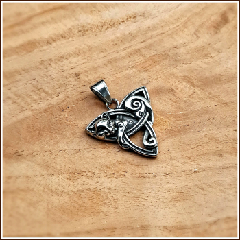 Preview: Kettenanhänger „Katze & Triqueta“ aus Edelstahl