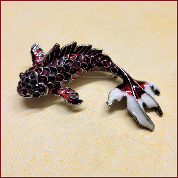 Brosche "Roter Koi"