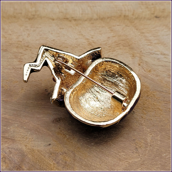 Brosche "Violetter Kürbis mit Hexenhut"