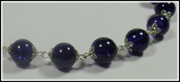 Collier aus Crackle-Perlen in Mitternachtsviolett