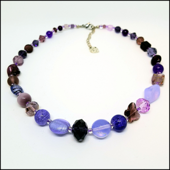 Halskette "Glasperlentraum in Violett" - Unikat