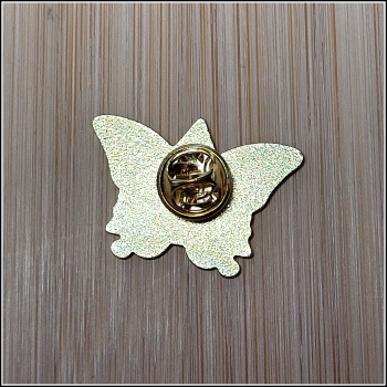 Pin "Schwarze Mondmotte"