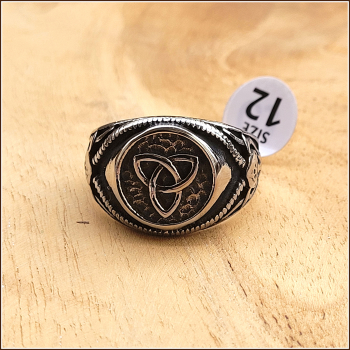 Ring  „Triqueta“ aus Edelstahl - Größe 12 - Einzelstück