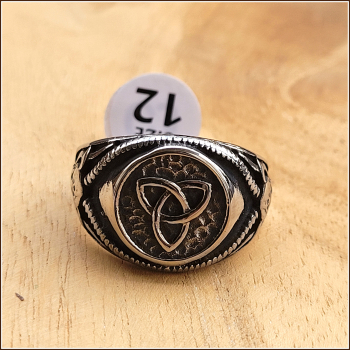 Ring  „Triqueta“ aus Edelstahl - Größe 12 - Einzelstück