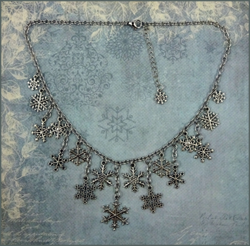 VERKAUFT - Halskette "Winterwunderzauberflocken" - 44,5 cm