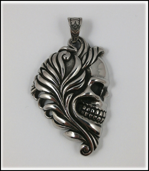Großer Kettenanhänger "Feather Skull" aus Edelstahl