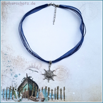"Steuer" am marineblauen Halsband