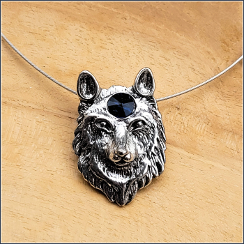 "Wolf" am Stahlreif