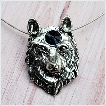 "Wolf" am Stahlreif