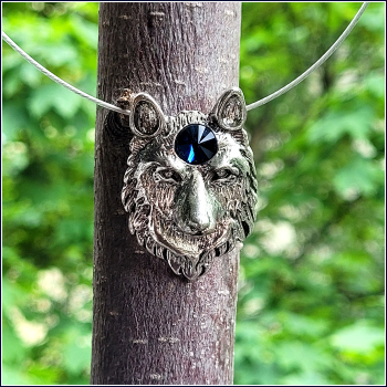 "Wolf" am Stahlreif