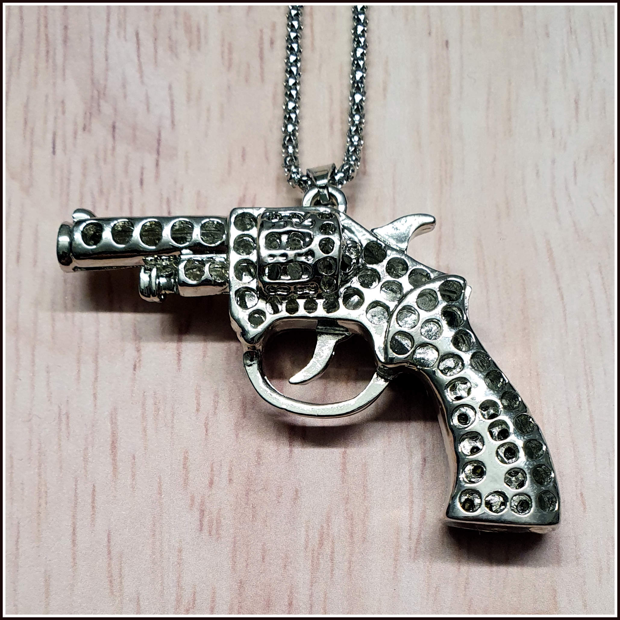  KrimiKollektion: Halskette Revolver