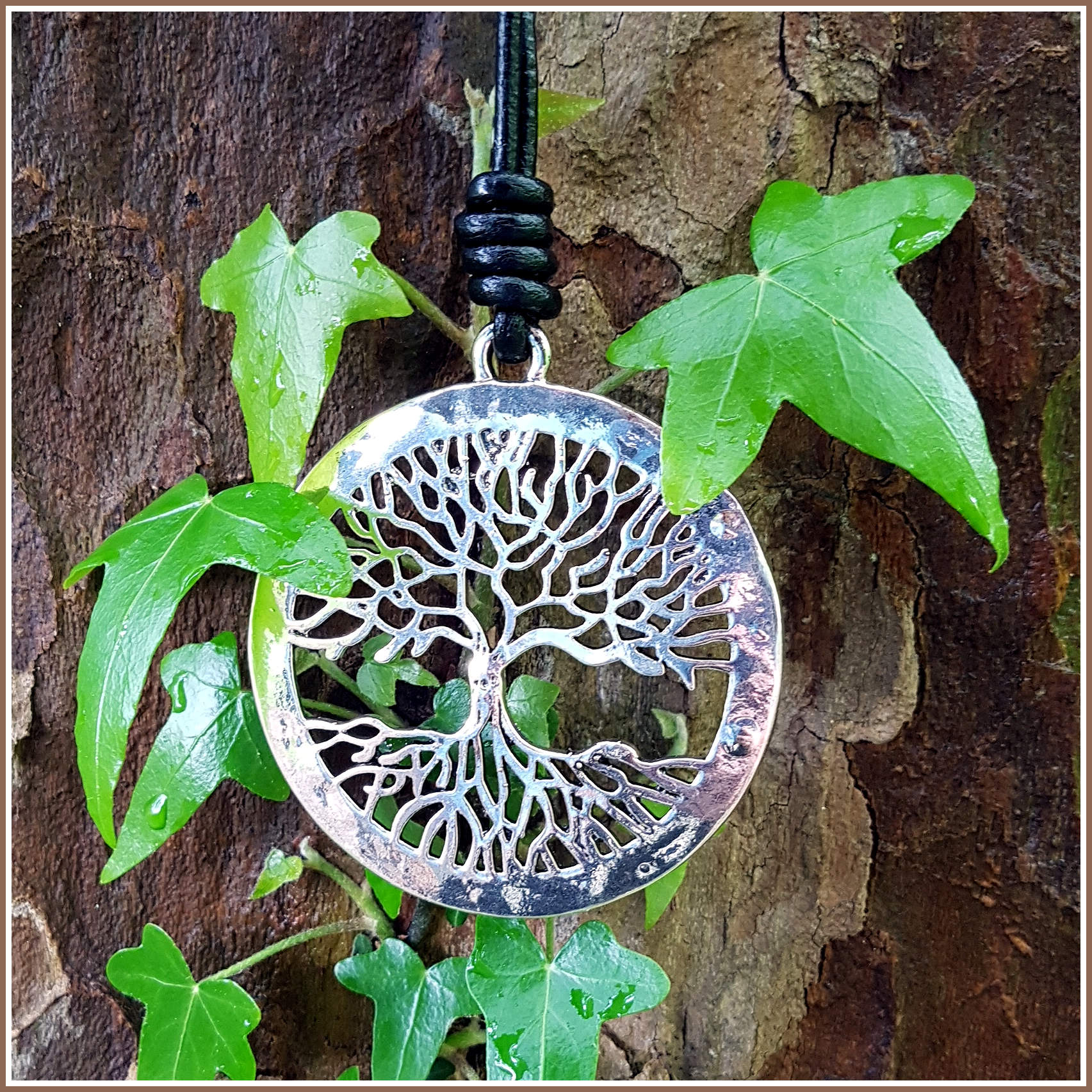 Halskette Die Weltenesche Yggdrasil